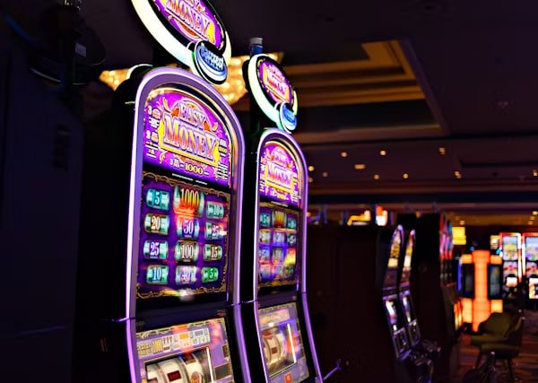 Three Card Poker hand rankings and payout table displayed on oce69 slot